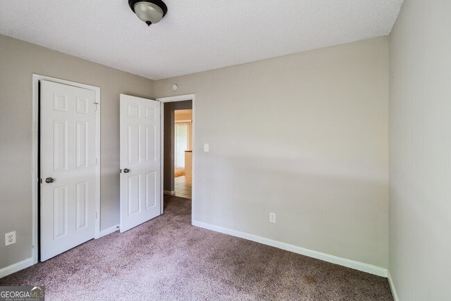 Building Photo - 481 Village Square Ct
