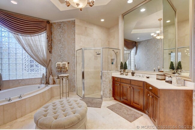 Building Photo - 17739 Lake Azure Way