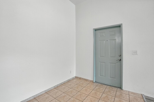 Building Photo - 8255 Ibis Club Dr