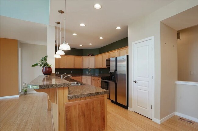 Building Photo - 2357 Yakima Ct