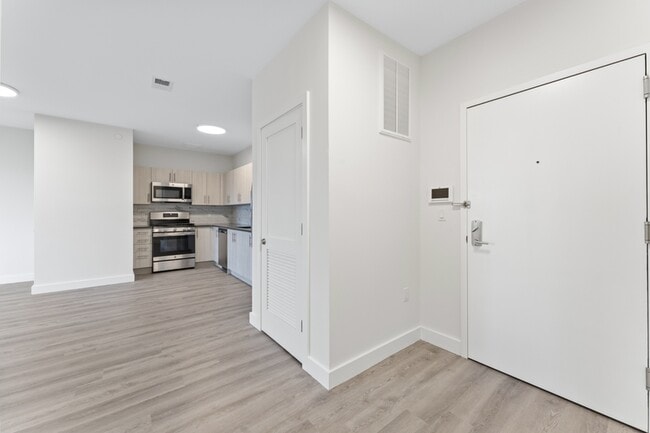 Building Photo - 49 N Day St