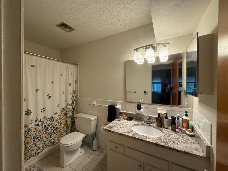 Building Photo - 104 Clinkscales Rd