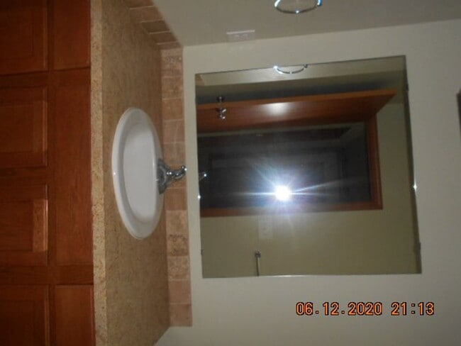 Building Photo - 3bd 2 1/2ba Home With garage