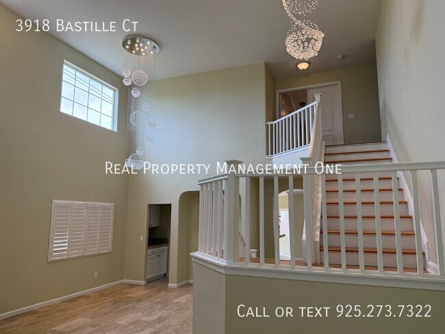 Building Photo - 3918 Bastille Ct