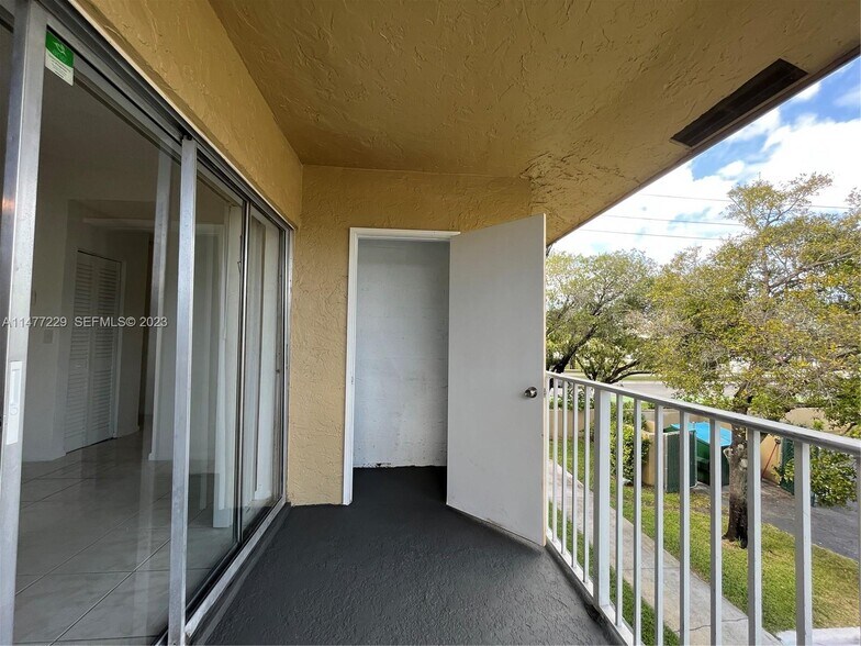 Building Photo - 11584 NW 44th St