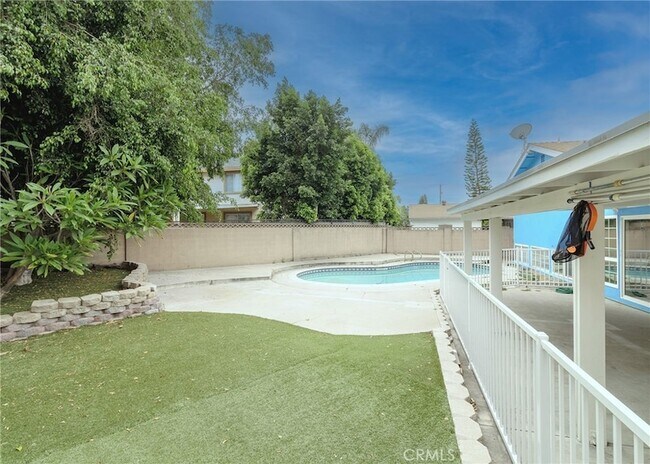 Building Photo - 1208 N Earl Cir