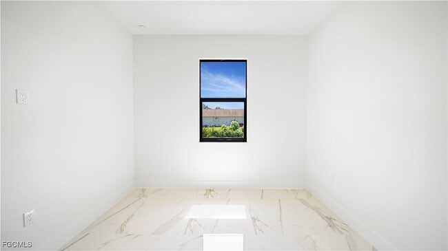 Building Photo - 123 Ichabod Ave