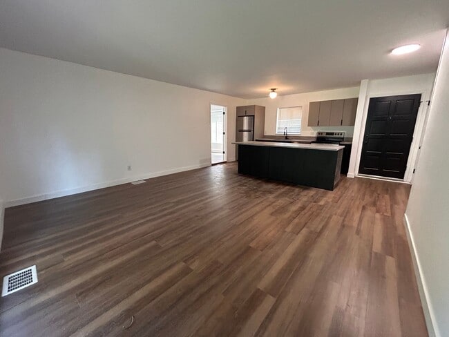 Building Photo - 3357 S Flamingo Way