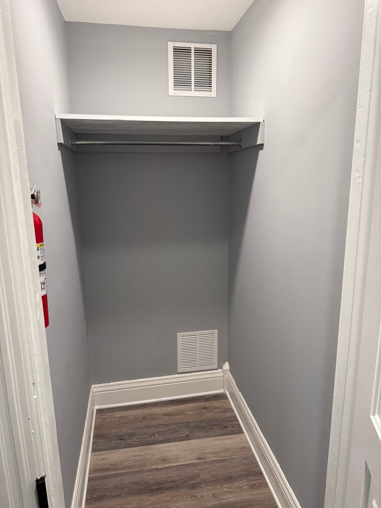 Building Photo - 1324 Main St