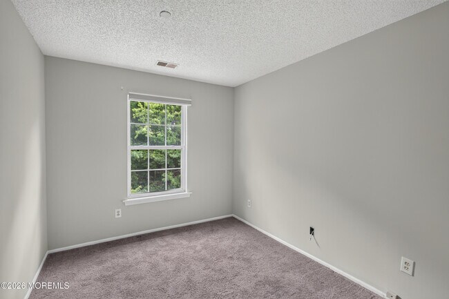 Building Photo - 92 Des Moines Ct