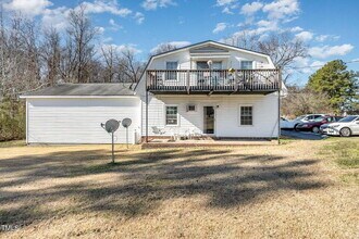 Building Photo - Charming 1-Bedroom Upstairs Unit in Dunn, NC!