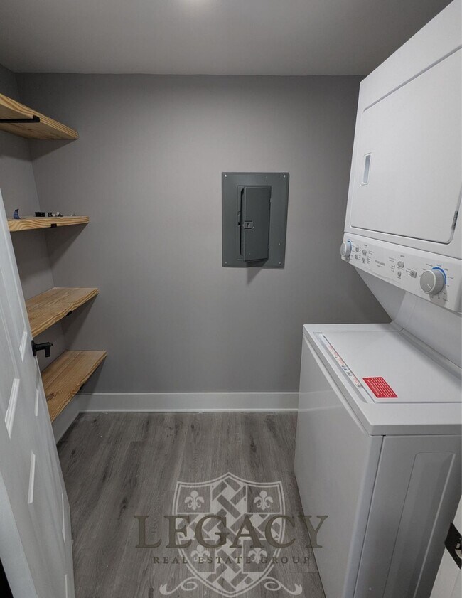 Building Photo - 408 Huntington Ridge Dr