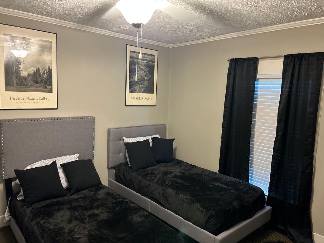 Building Photo - 707 E Mcintosh Rd