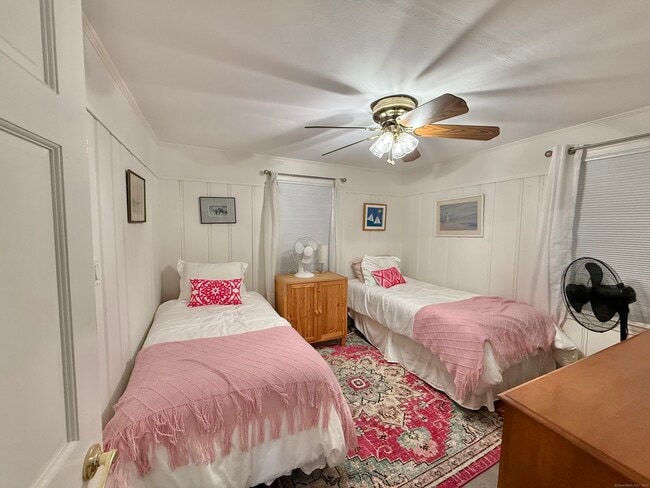 Building Photo - 18 Bay St