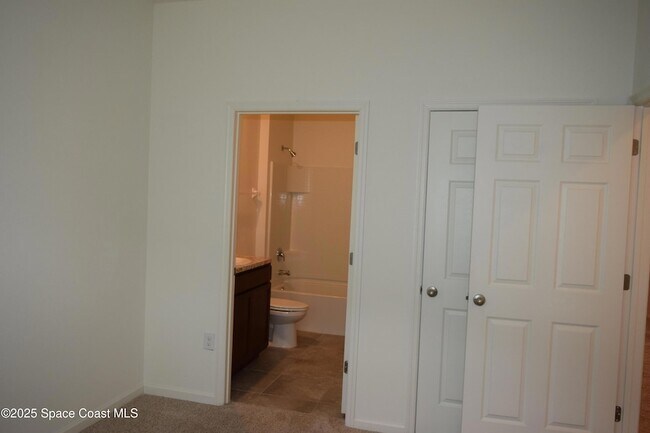 Building Photo - 620 Remington Green Dr SE