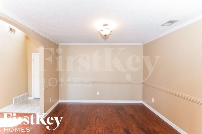 Building Photo - 9920 Calderdale Dr
