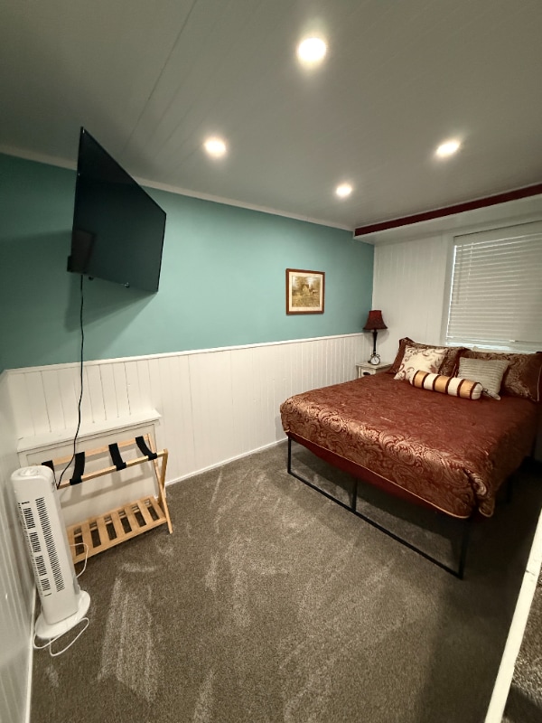 Building Photo - 105 3rd Ave W