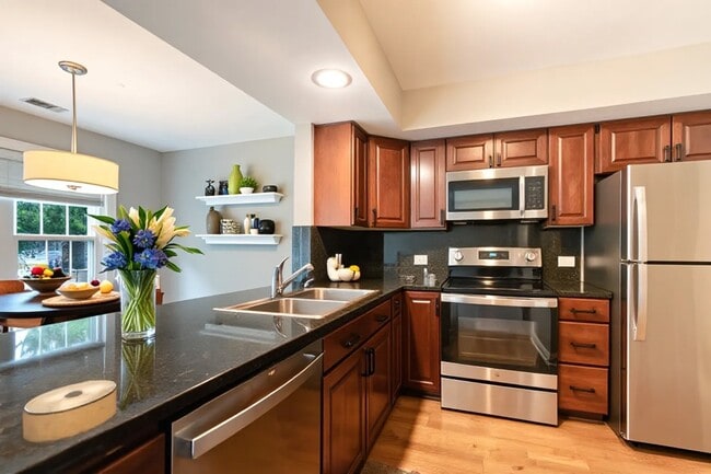 Building Photo - 43 Foxcroft Rd