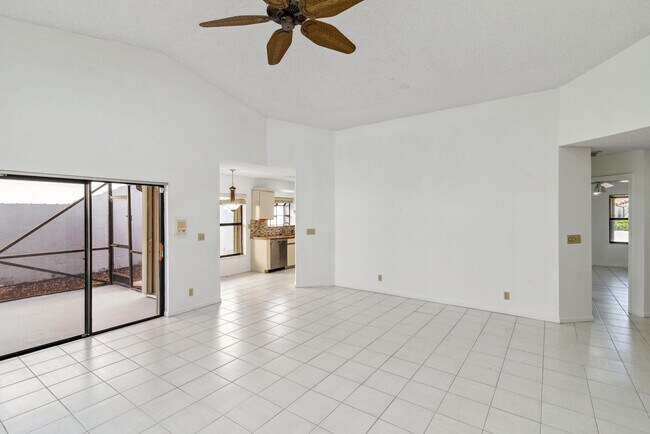 Building Photo - 7842 Villa Nova Dr N