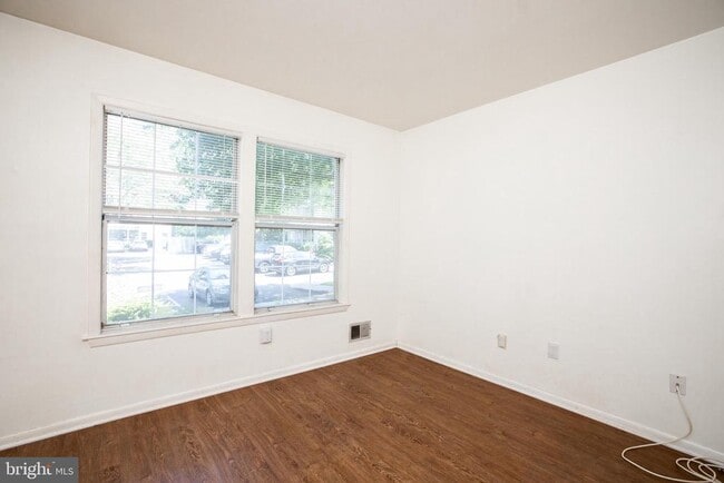 Building Photo - 103 Claridge Ct