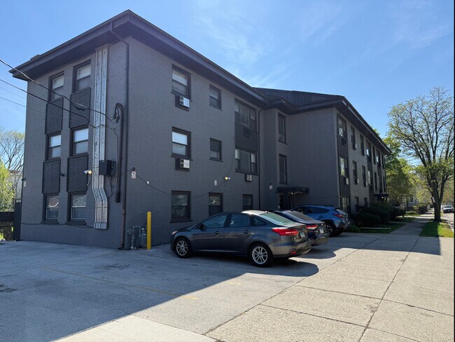 Building Photo - 7202 Adams St