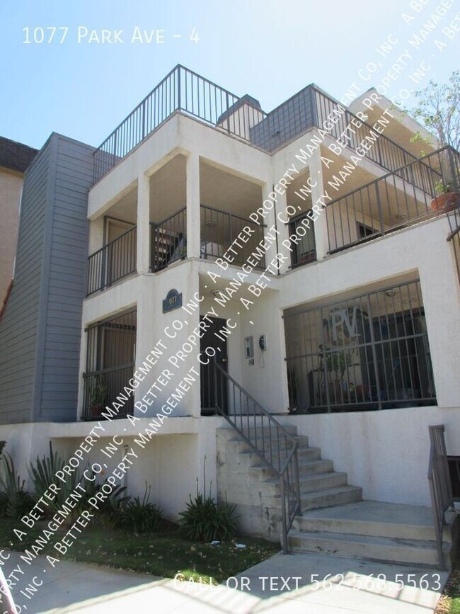 Building Photo - 1077 Park Ave