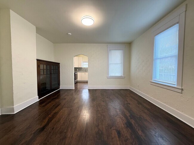 Building Photo - Updated 2BR townhouse with office now available!