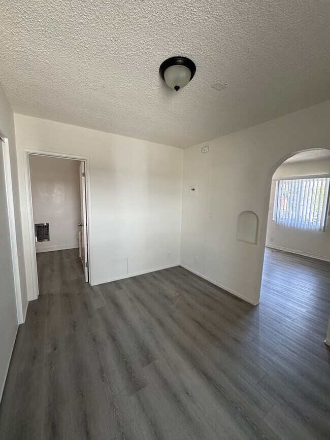 Building Photo - 1 Bed Apartment in Prime Playa Del Rey -  ...