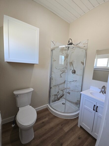 2nd Bedroom Bathroom - 320 Chautauqua Ave