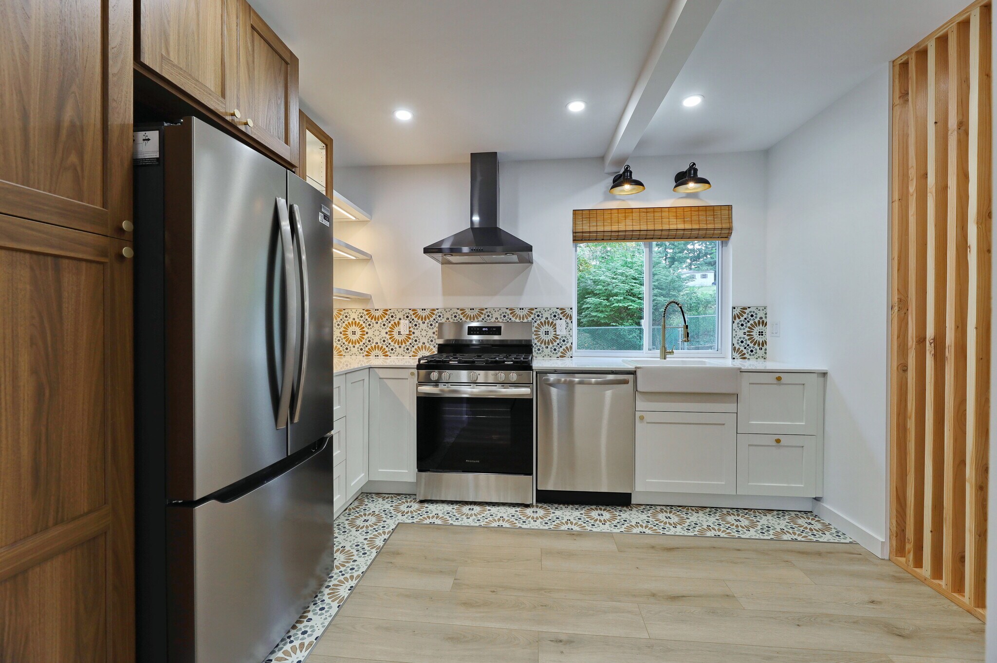 Building Photo - 205 Island Rd