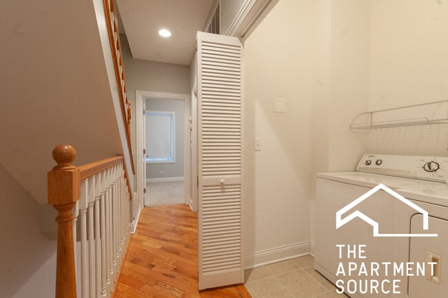 Building Photo - 7008 W Medill Ave