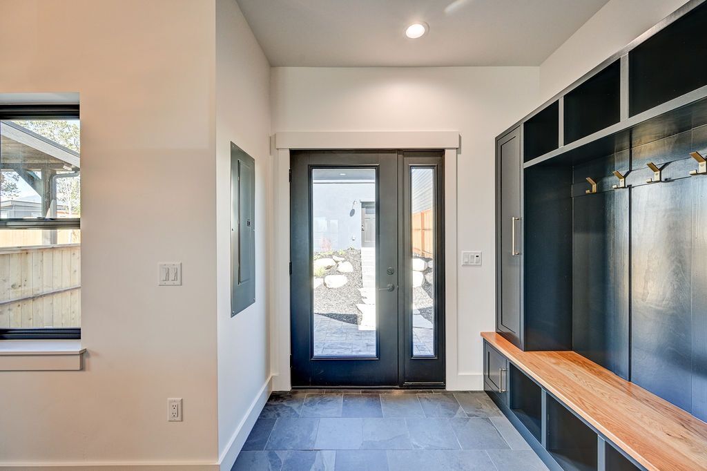 Building Photo - 426 Pinon St