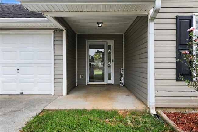 Building Photo - 28 Autumn Ridge Dr
