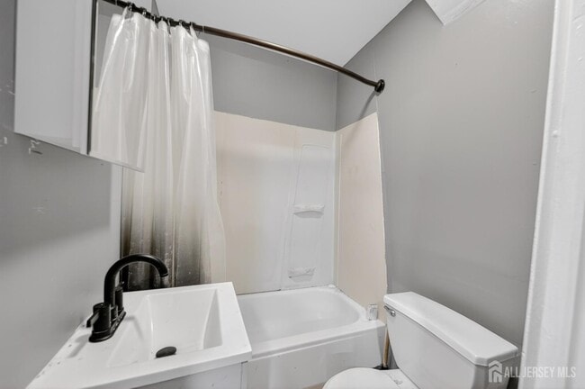 Building Photo - 194 High St