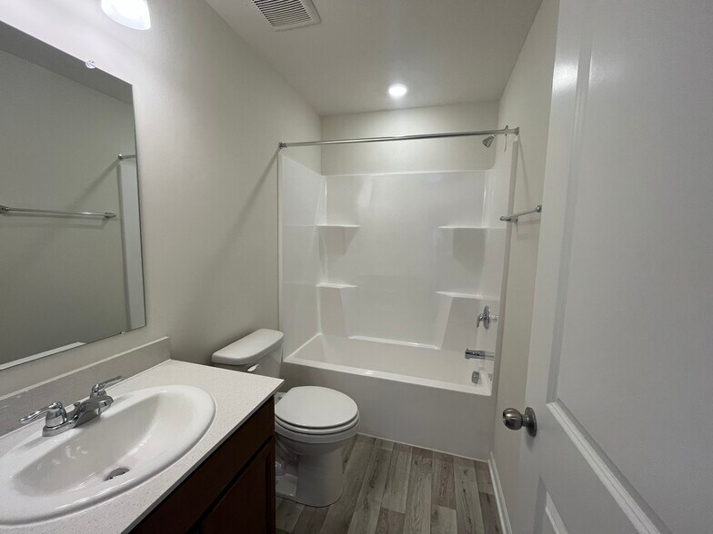 Building Photo - 151 Figleaf Ln