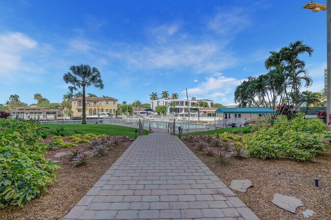 Building Photo - 1391 S Ocean Blvd