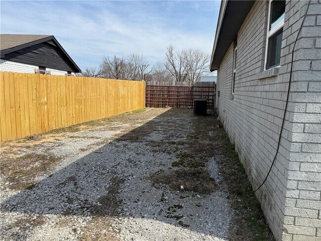 Building Photo - 2501 Purdue Cir