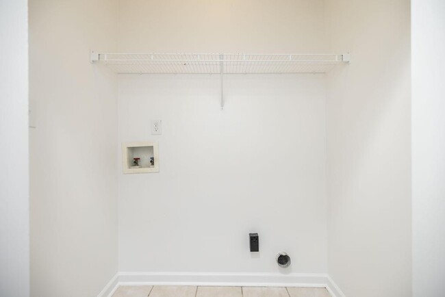 Building Photo - 807 Loudon Hill Dr