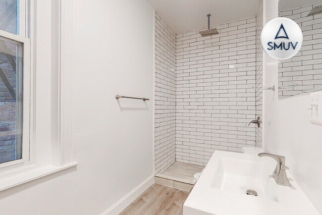 Building Photo - 5 N Carey St