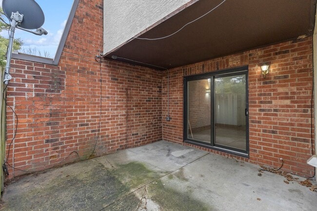 Building Photo - Spacious 3-Bedroom with Private Patio in Westerville