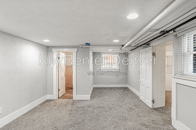 Building Photo - 945 N Washington St