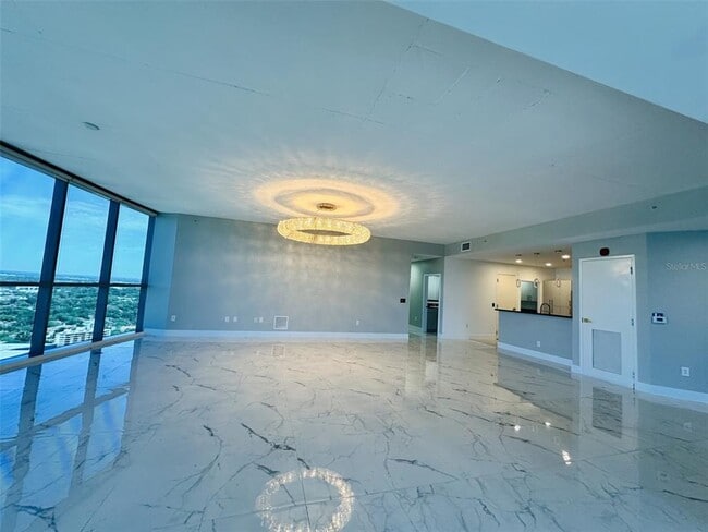 Building Photo - 111 E Washington St