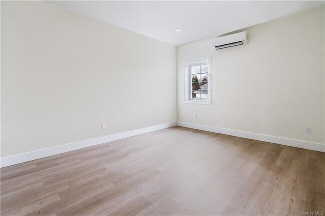 Building Photo - 202 Hooker Ave