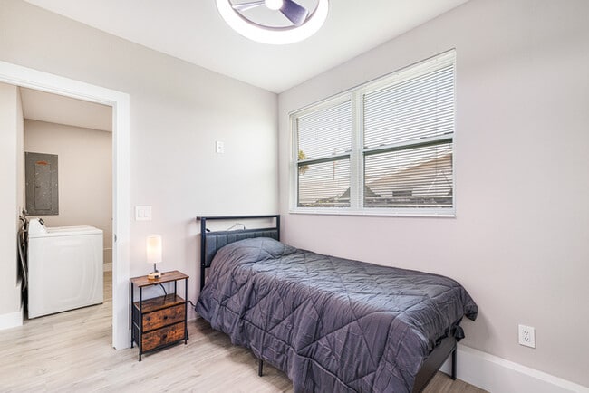 Building Photo - Englewood Padsplit Co-living Affordable Housing