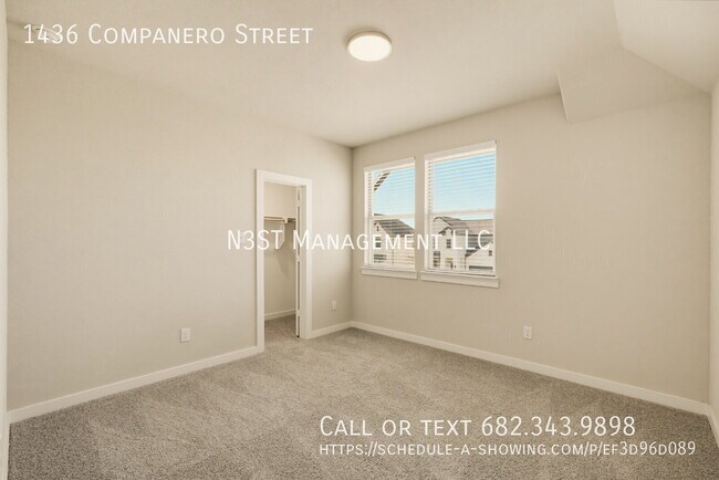 Building Photo - 1436 Companero St