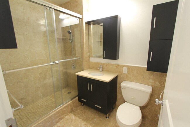 Building Photo - 20 2nd St