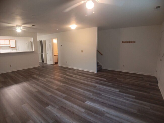 Building Photo - 206 Janie Ln