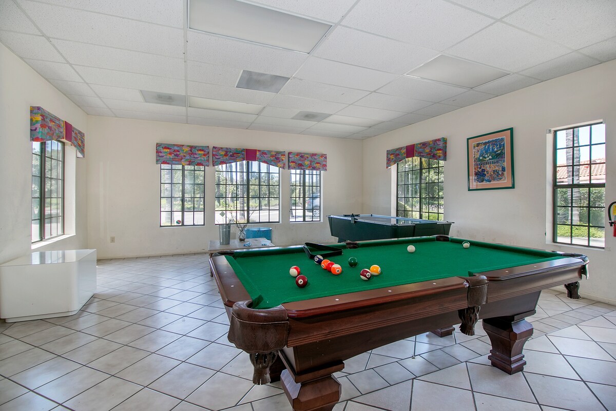 Building Photo - 4952 Lake Shore Ct