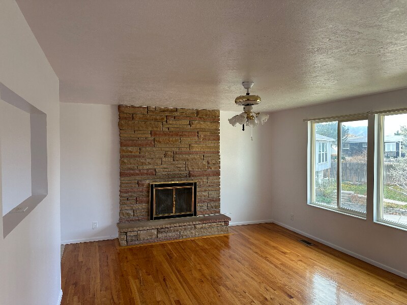 Building Photo - 4981 Greentree Way W