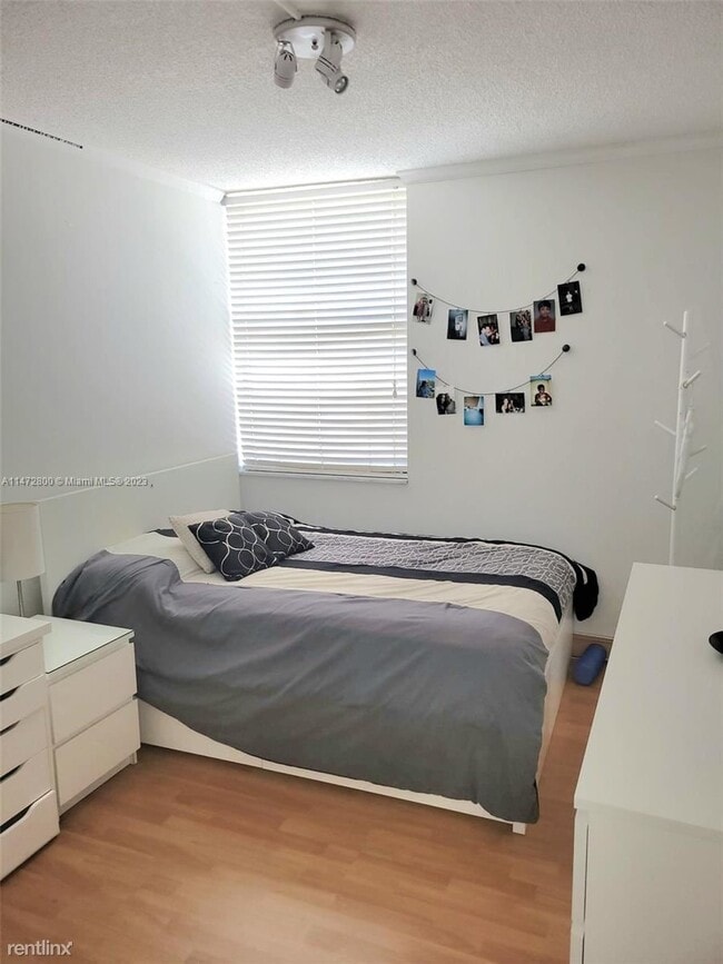 Building Photo - 3 br, 2 bath House - 20350 W Country Club ...